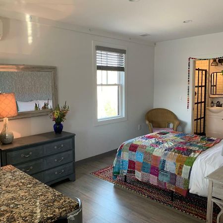 Black Elephant Hostel Портленд Экстерьер фото