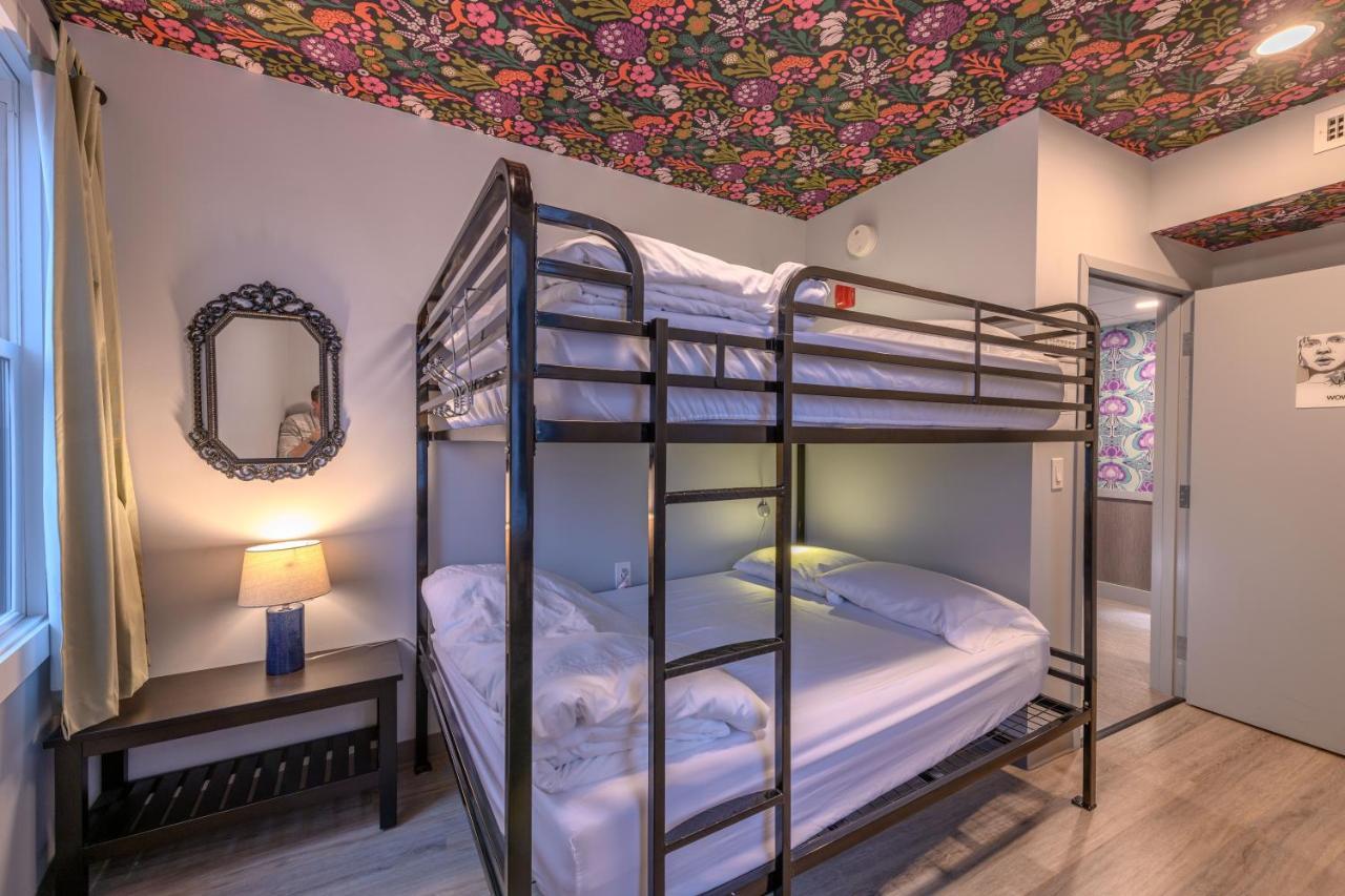 Black Elephant Hostel Портленд Экстерьер фото