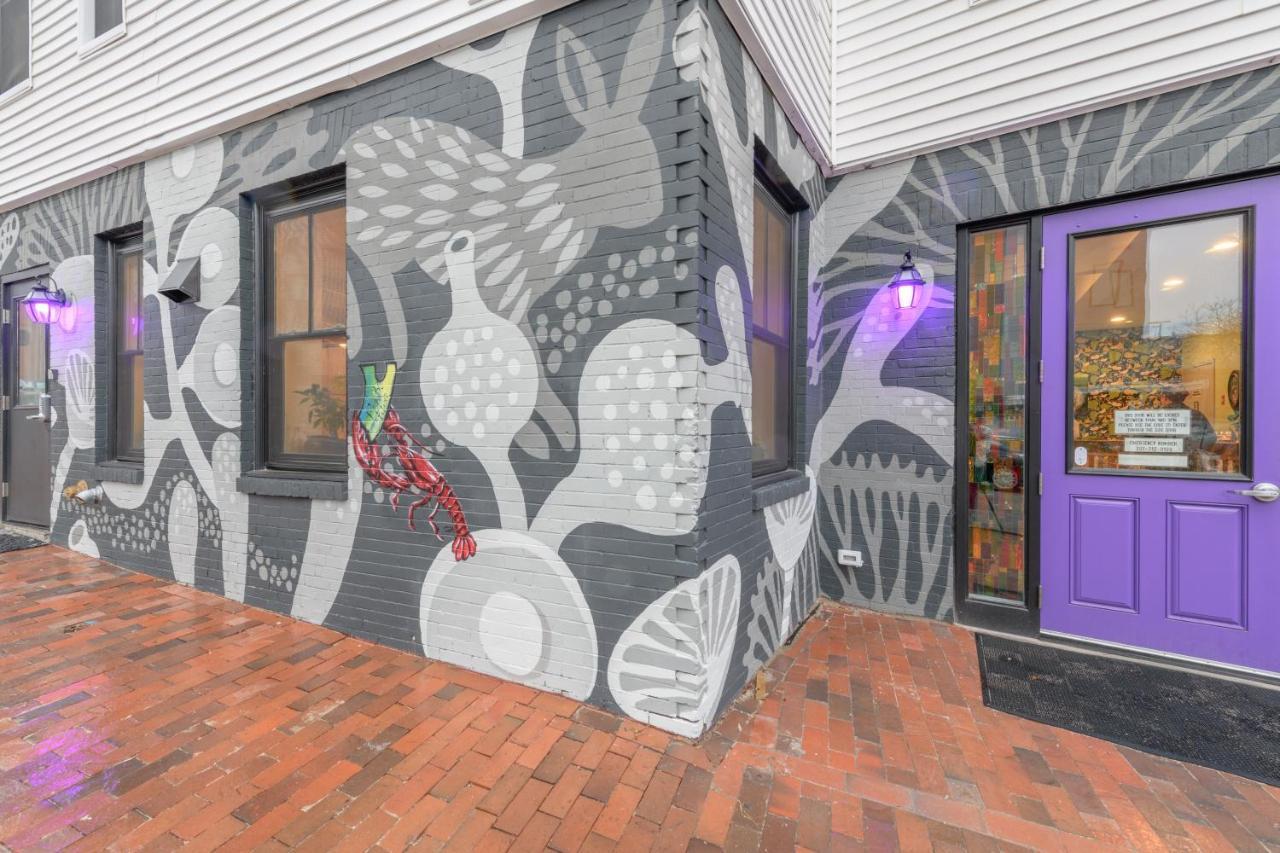 Black Elephant Hostel Портленд Экстерьер фото