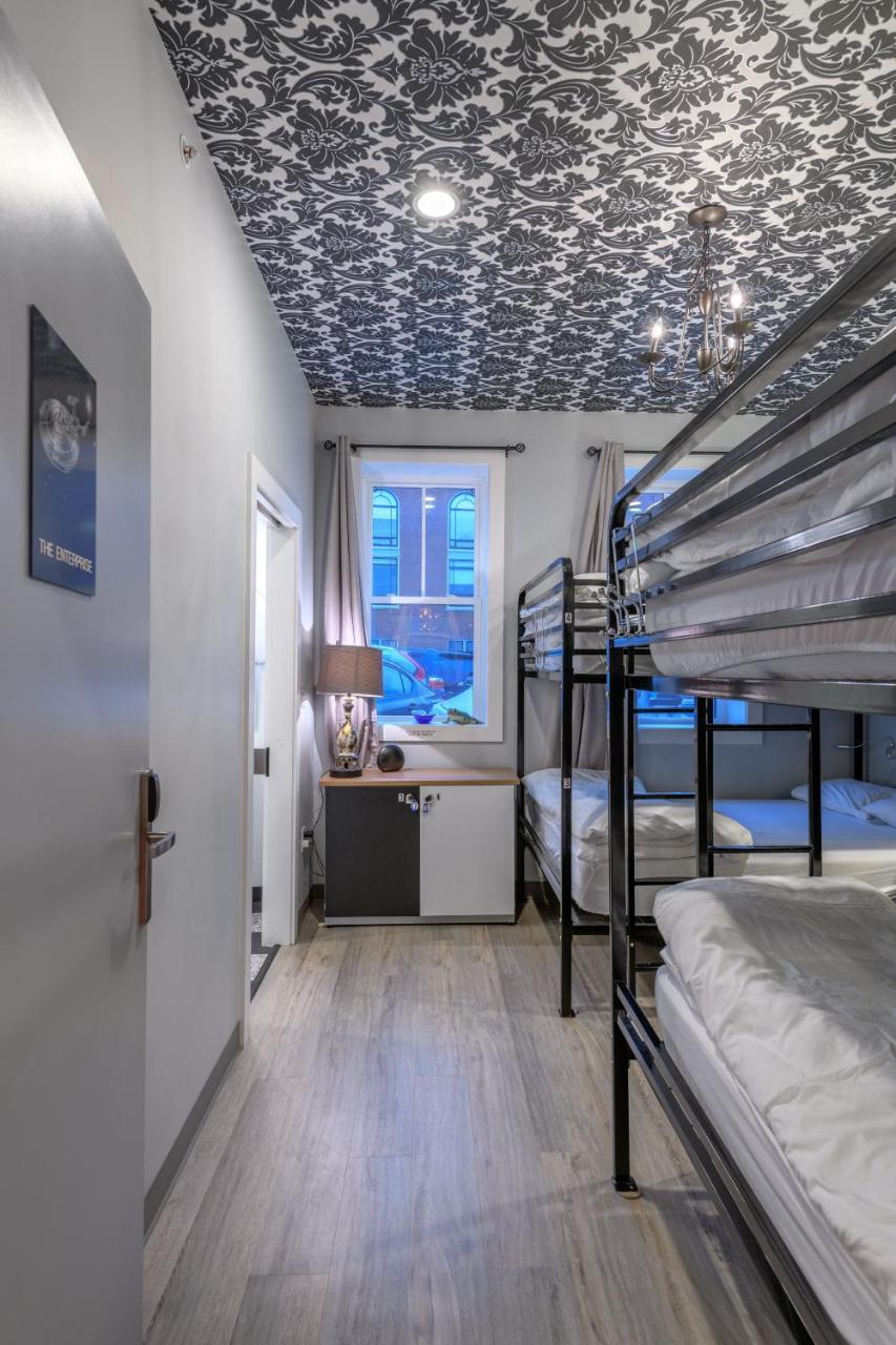Black Elephant Hostel Портленд Экстерьер фото
