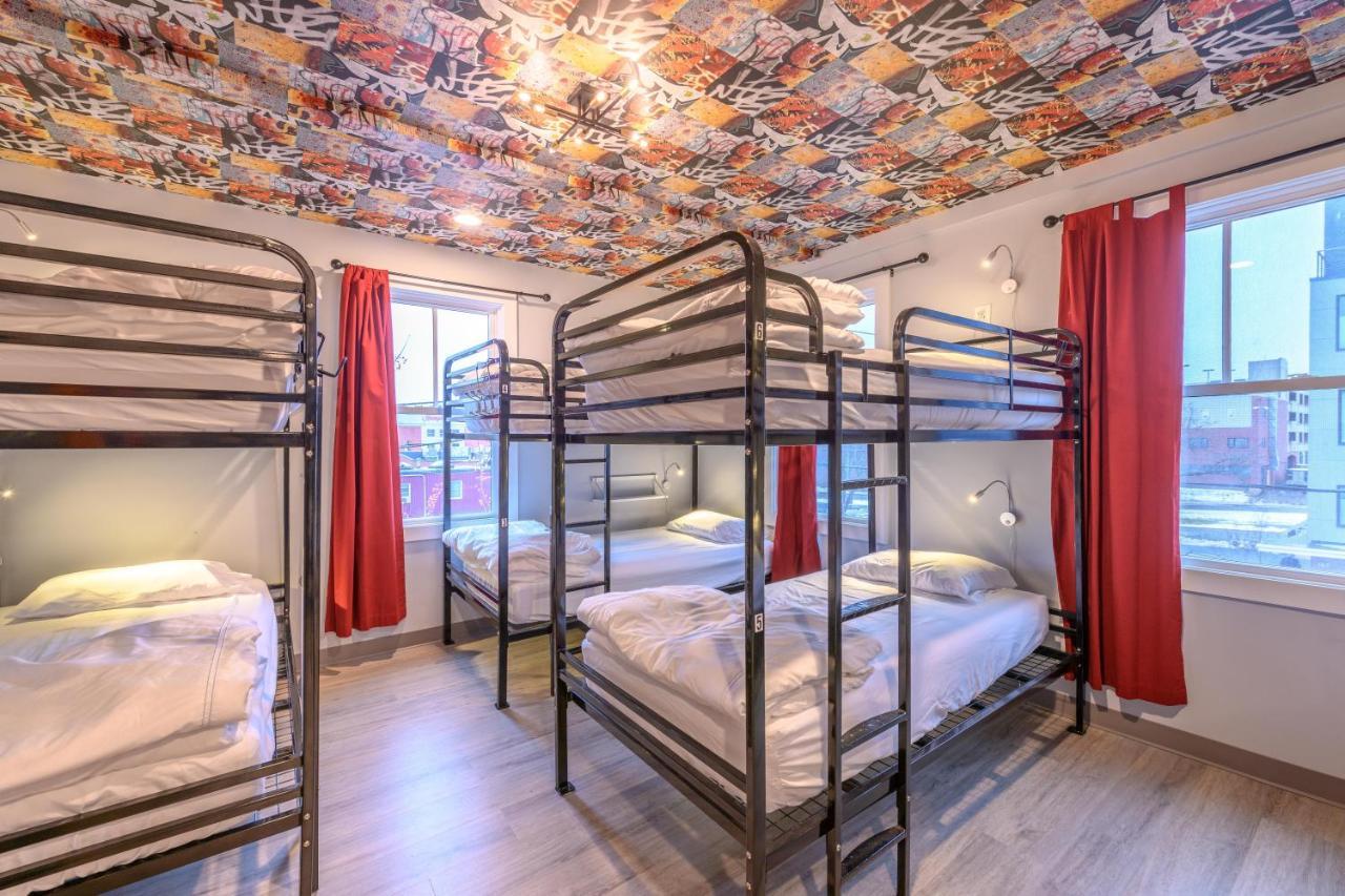 Black Elephant Hostel Портленд Экстерьер фото