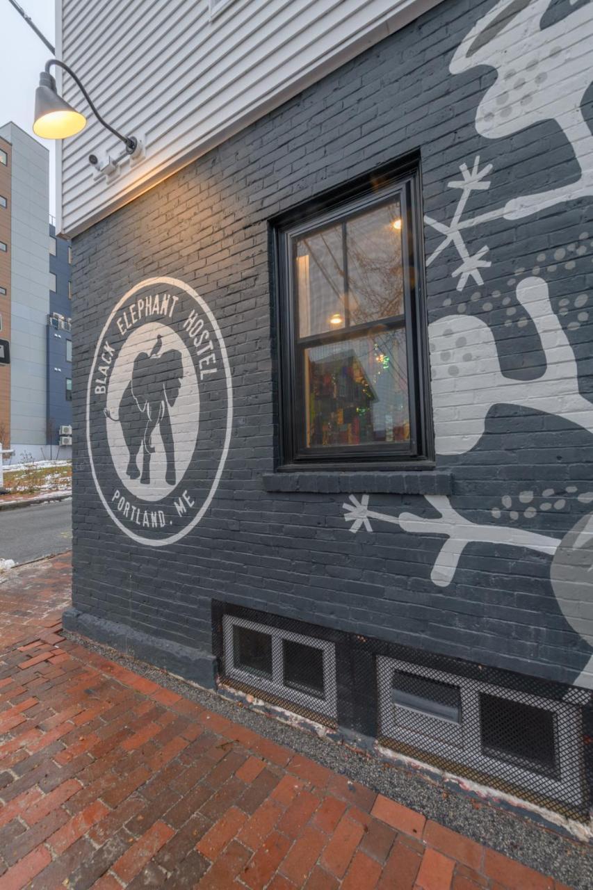 Black Elephant Hostel Портленд Экстерьер фото